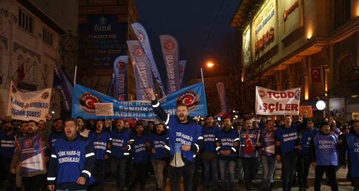 Eskişehir'de binlerce işçi istifasını istedi: "Neredesin?"