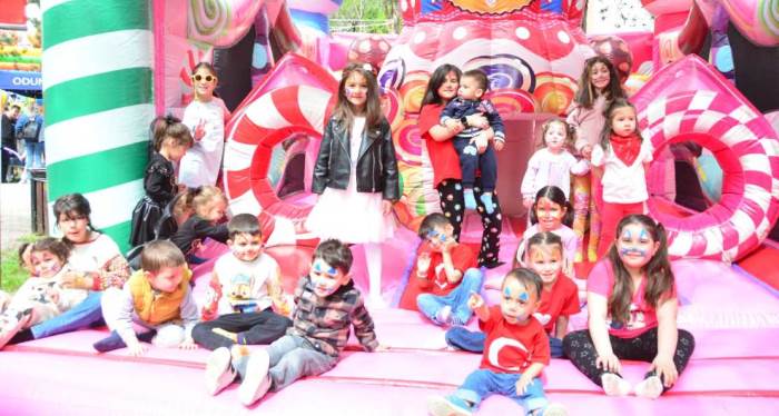 Eskişehir'de binlerce kişi Çocuk Şenliği'nde eğlendi