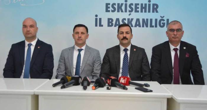 Eskişehir'de CHP'nin adayı çekildi: Yeni isim açıklandı!