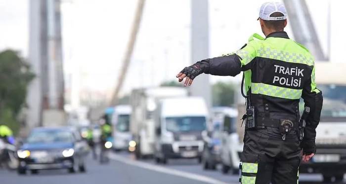 Eskişehir’de denetimler hız kesmedi: Binlerce sürücüye ceza yağdı! Eskişehir’de denetimler hız kesmedi: Binlerce sürücüye ceza yağdı!