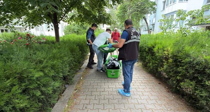 Eskişehir’de evinde ölü bulunmuştu: Parmak izi incelemesinde hayret veren detay! Eskişehir’de evinde ölü bulunmuştu: Parmak izi incelemesinde hayret veren detay!