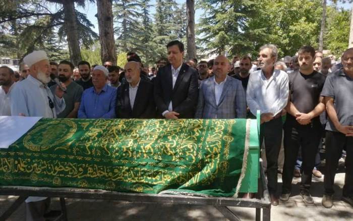 Eskişehir’de Hacı Ömer Bingöl son yolculuğuna uğurlandı Eskişehir’de Hacı Ömer Bingöl son yolculuğuna uğurlandı
