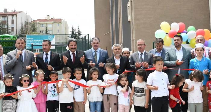 Eskişehir’de Kur’an kursu öğrencilerine yeni spor tesisi Eskişehir’de Kur’an kursu öğrencilerine yeni spor tesisi