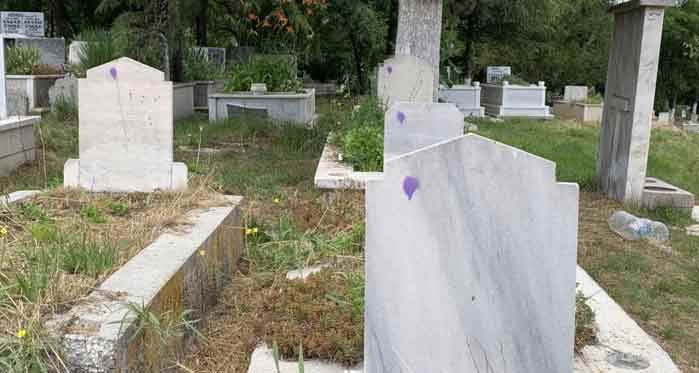 Eskişehir'de mezarlıkta endişe veren görüntü