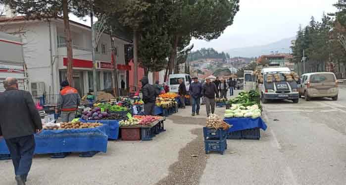 Eskişehir'de organik pazardaki ürünler dikkat çekiyor