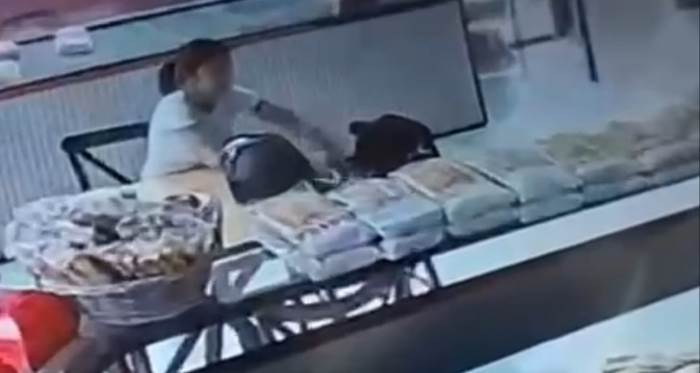 Eskişehir’de pes dedirten hırsızlık: Müşteri gibi girdiği fırından şekerliği çaldı! Eskişehir’de pes dedirten hırsızlık: Müşteri gibi girdiği fırından şekerliği çaldı!