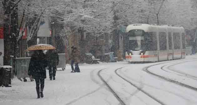 Eskişehir'de şaşırtan hava: Kar geliyor!