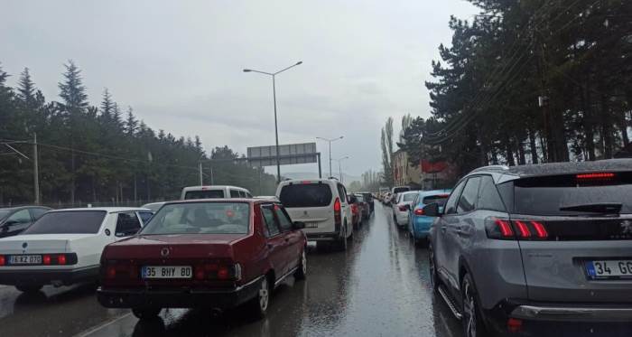 Eskişehir’de şaşırtan trafik