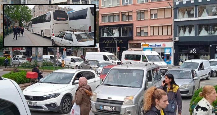 Eskişehir'de tur otobüsleri trafiği kilitledi!