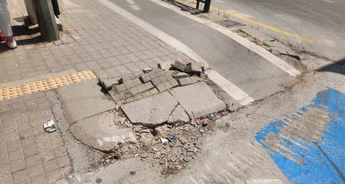 Eskişehir’de yaya güvenliğini tehlikede: Vatandaştan onarım çağrısı! Eskişehir’de yaya güvenliğini tehlikede: Vatandaştan onarım çağrısı!