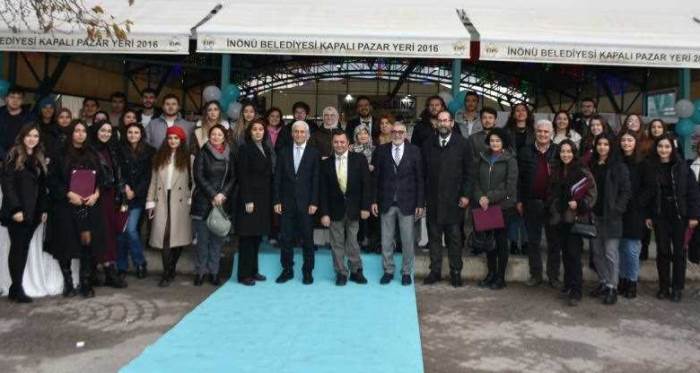 Eskişehir'deki belediye projelerini sergiledi