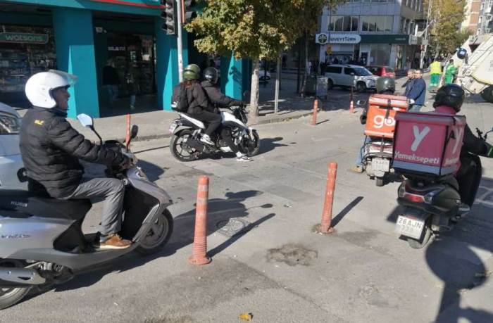 Eskişehir’deki motosiklet kazaları ekipleri alarma geçirdi Eskişehir’deki motosiklet kazaları ekipleri alarma geçirdi