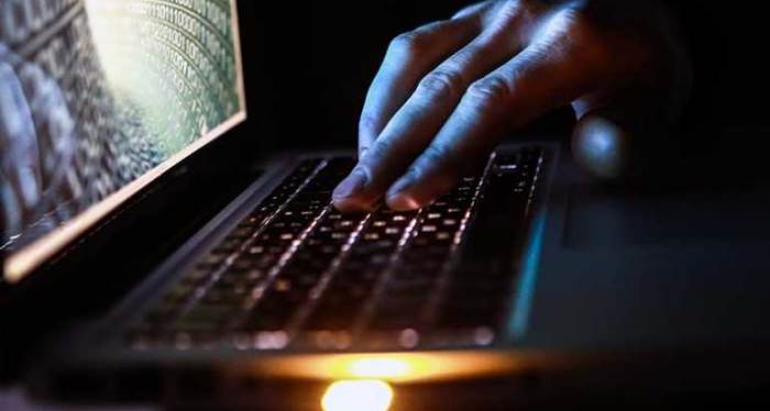 Eskişehir'deki tehlikeli hacker yakalandı: Parayı alıp kimlikleri çaldı!