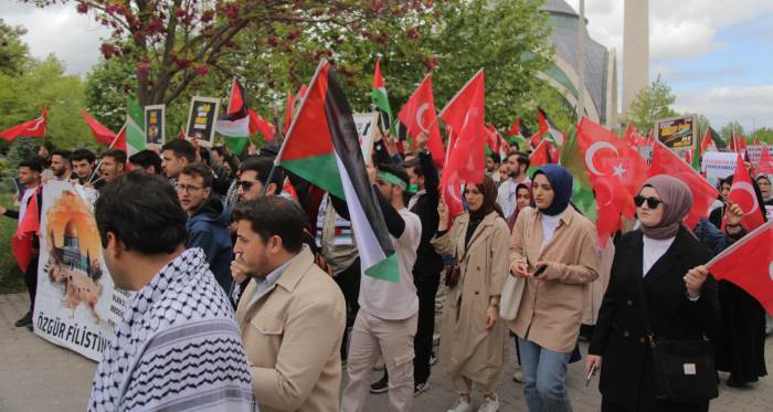 Eskişehir Osmangazi Üniversitesi'nden Filistin’e destek yürüyüşü