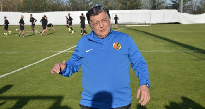 Eskişehirspor'da Yılmaz Vural 7 oyuncuyu kadroya aldı