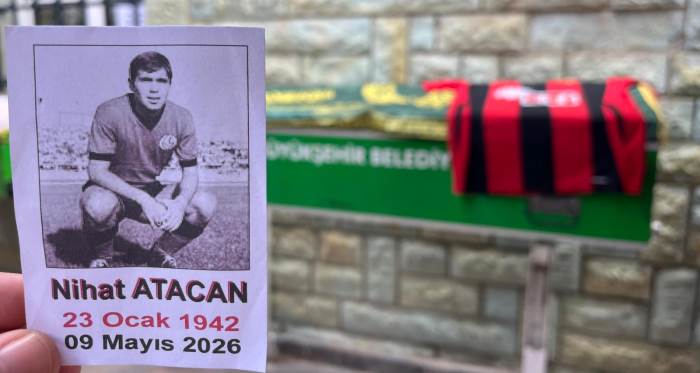 Eskişehirspor’un efsanesi Nihat Atacan son yolculuğuna uğurlandı Eskişehirspor’un efsanesi Nihat Atacan son yolculuğuna uğurlandı
