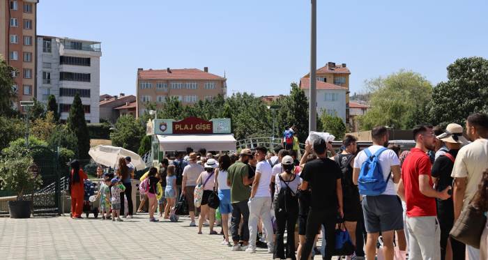Kentpark Yapay Plajı yeniden açıldı! İşte yeni sezon fiyatları Kentpark Yapay Plajı yeniden açıldı! İşte yeni sezon fiyatları