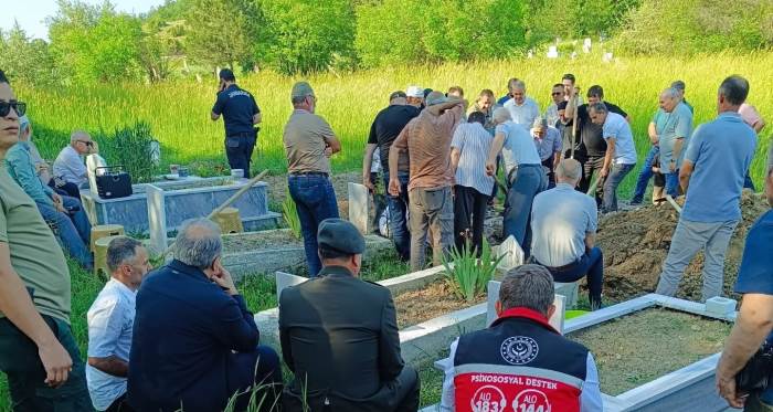 Kıbrıs gazisi son yolculuğuna uğurlandı Kıbrıs gazisi son yolculuğuna uğurlandı