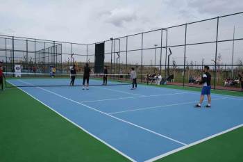 Kütahya’Da Ayak Tenisi Turnuvası

