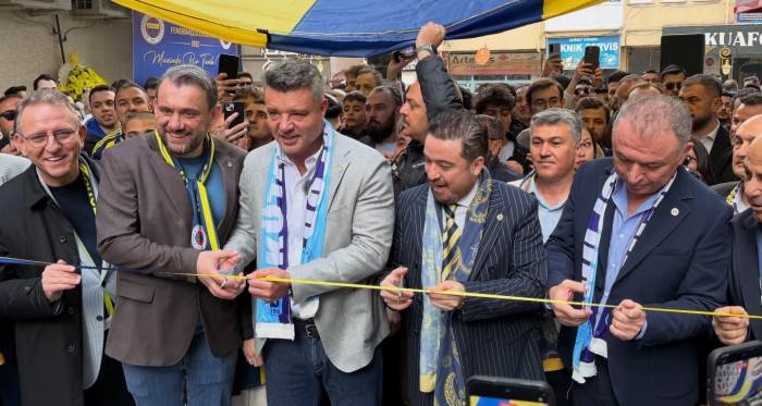 Kütahya Fenerbahçeliler Derneği Sadettin Saran’ın katılımıyla resmen açıldı Kütahya Fenerbahçeliler Derneği Sadettin Saran’ın katılımıyla resmen açıldı