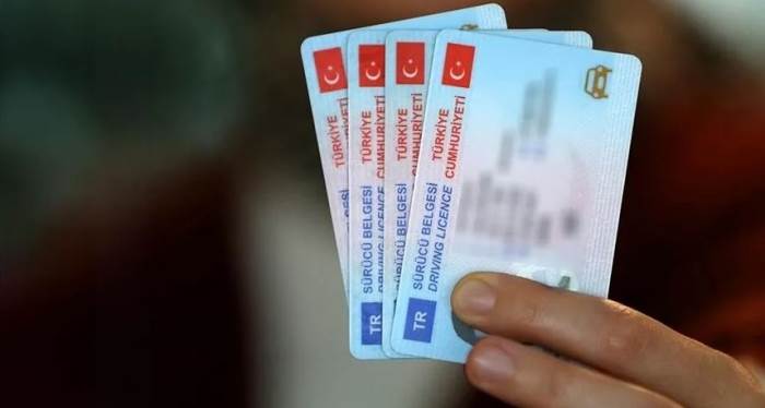 Milyonlarca sürücüyü ilgilendiriyor: Bu kuralları ihlal edenin ehliyeti gidecek! Milyonlarca sürücüyü ilgilendiriyor: Bu kuralları ihlal edenin ehliyeti gidecek!