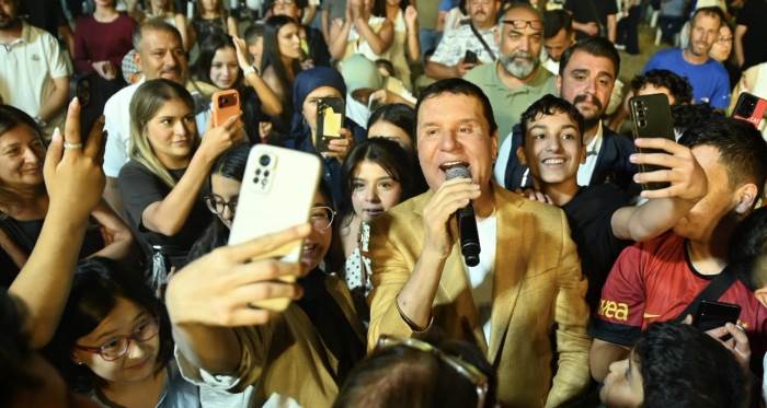 Mithat Körler, 19. Emirdağ Gurbetçi Festivali’nde sahne aldı Mithat Körler, 19. Emirdağ Gurbetçi Festivali’nde sahne aldı