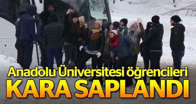 Öğrencileri taşıyan otobüs kara saplandı