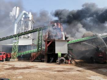 Simav’Da Orman Ürünleri Fabrikasında Korkutan Yangın
