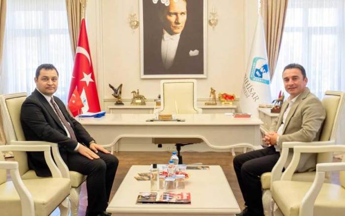 Sivrihisar Kaymakamı Yunus Emre Temel ilk Habil Dökmeci’yi ziyaret etti Sivrihisar Kaymakamı Yunus Emre Temel ilk Habil Dökmeci’yi ziyaret etti