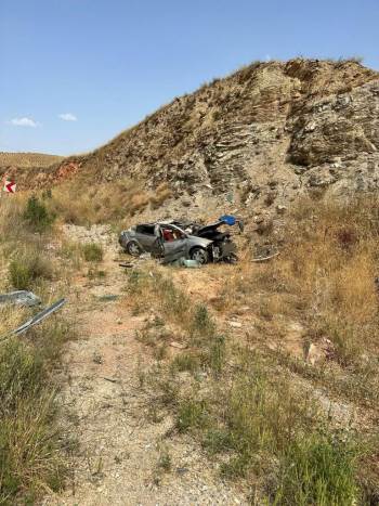 Takla Atan Otomobilde 1 Kişi Öldü, 3 Kişi Yaralandı
