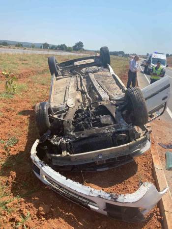 Takla Atla Atan Otomobilin Sürücüsü Yaralandı

