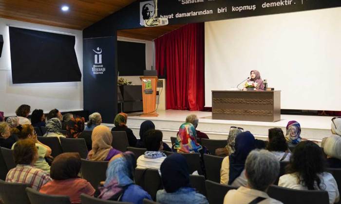 Tepebaşı’nda din, tarih ve felsefe sohbetleri sürüyor Tepebaşı’nda din, tarih ve felsefe sohbetleri sürüyor