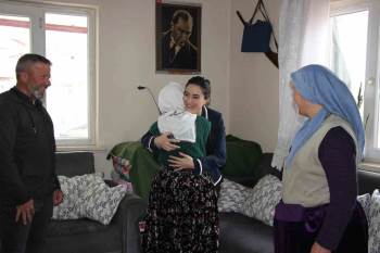 Teymur, Bayramda Şehit Ailesi, Gaziler Ve Depremzedeleri Yalnız Bırakmadı
