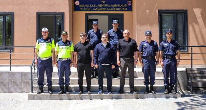 Vali Sözer’den jandarmaya bayram ziyareti Vali Sözer’den jandarmaya bayram ziyareti