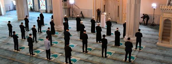 17 Nisan Cuma Hutbesi’nde Kritik Mesaj: Çocuklar Dijital Dünyada Risk Altında