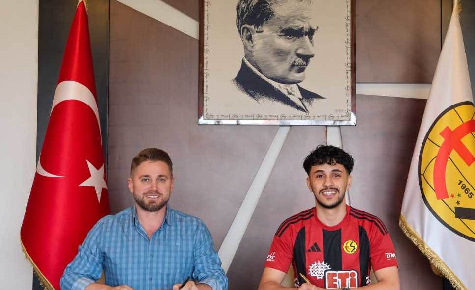 3 sezondur A takımda oynadı