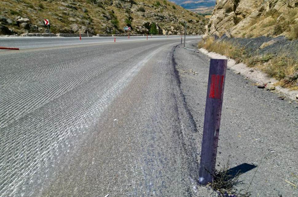 Afyonkarahisar’da araçları mor renge boyayan …