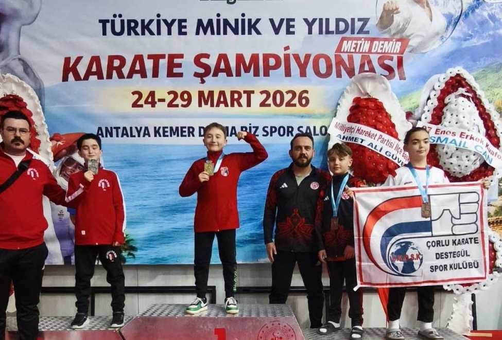 Afyonkarahisar’ın minik karatecileri Türkiye …