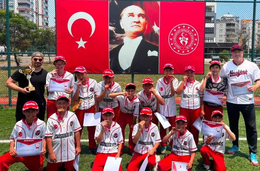 Ali Fuat Cebesoy Ortaokulu Türkiye Şampiyonu