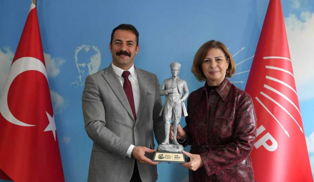 Ayşe Ünlüce’den Talat Yalaz’a destek açıklama…
