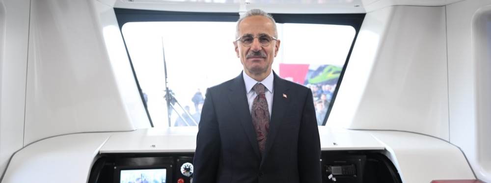 Bakan Uraloğlu duyurdu: Raylı sistemlerde dün…