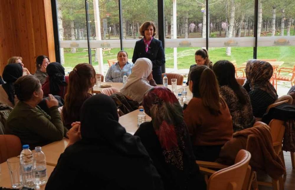 Başkan Ünlüce, Mihalgazili kadınlarla buluştu