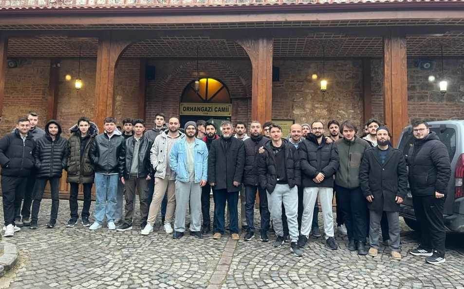 Bilecik KYK öğrencileri sabah namazında buluş…