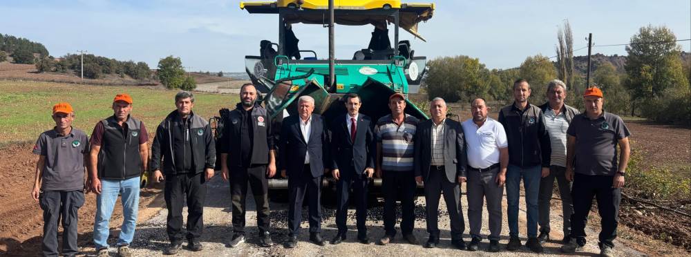 Bilecik'te 4 kilometrelik köy yolu sıcak asfa…