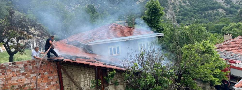 Bilecik'te faciadan dönüldü! Yangın son anda …