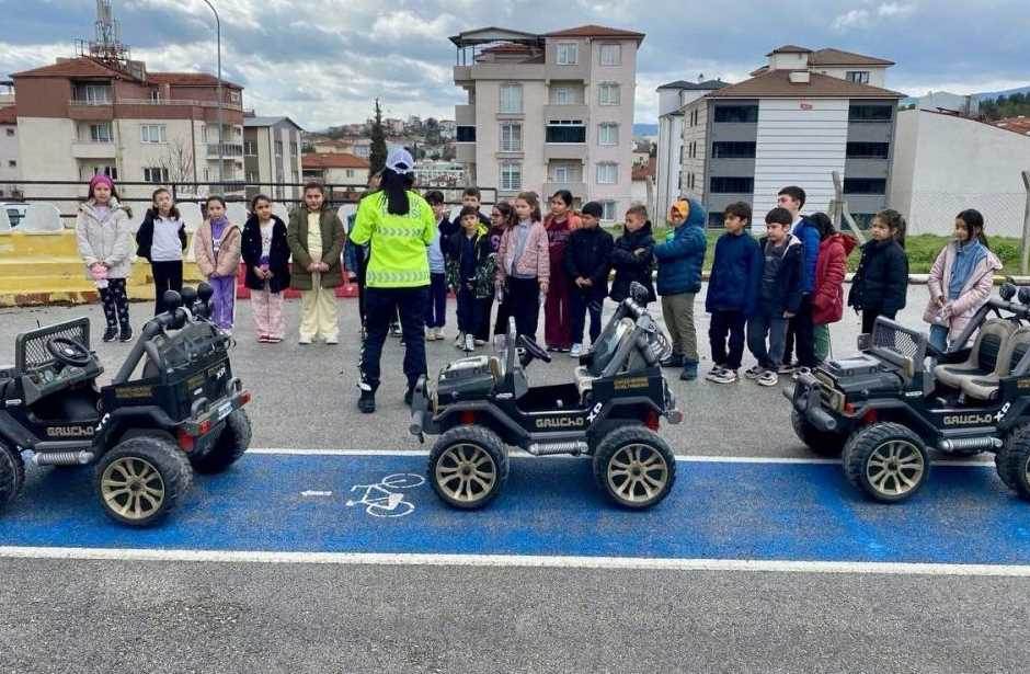 Bilecik’te öğrencilere trafik eğitimi: Kurall…