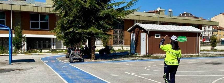 Bilecik'te öğrencilere trafik eğitimi verildi