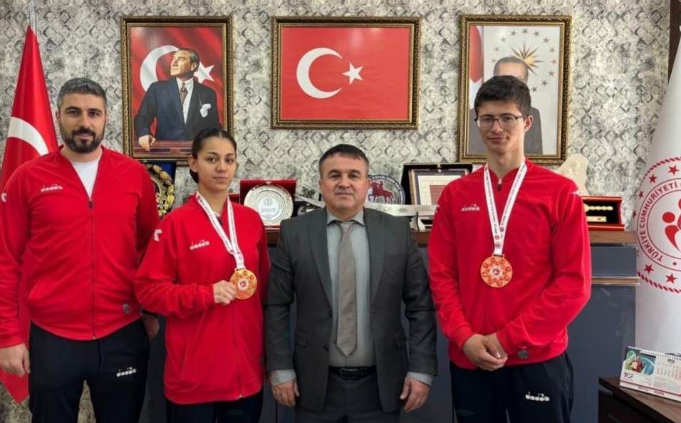 Bilecikli kick boksçulardan Türkiye şampiyonl…