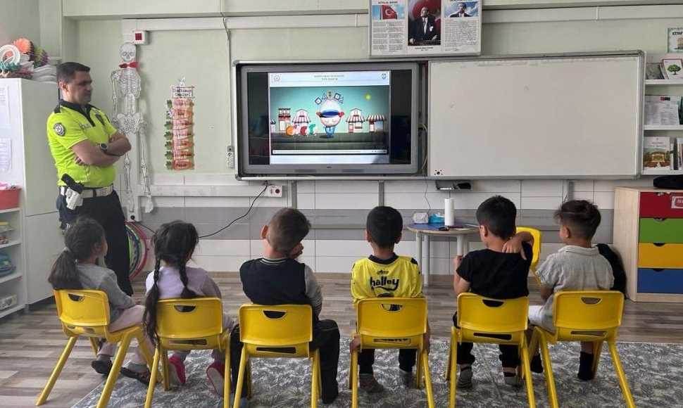 Bozüyük’te öğrencilere trafik eğitimi