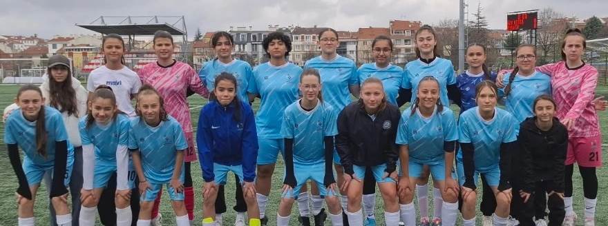 Büyükşehir sezona beraberlikle başladı